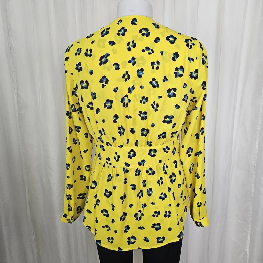 Cabi Sunny Set #5596 Limited Edition Yellow Front Tie Floral - Picture 7 of 9
